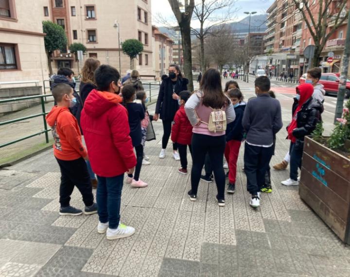 SERVICIO BAIKABA. PROGRAMA DE ACOMPAÑAMIENTO SOCIOEDUCATIVO A FAMILIAS: FAMILIAN IKASTEN. Bilbao